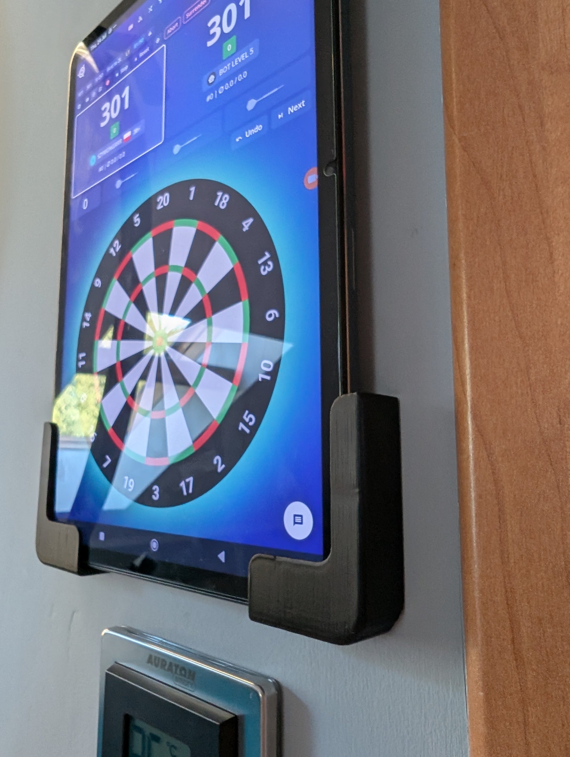 Uchwyt ścienny na tablet